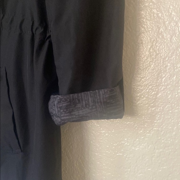 Women's Rain Black Jacket with Gold Accents M - Picture 6 of 9